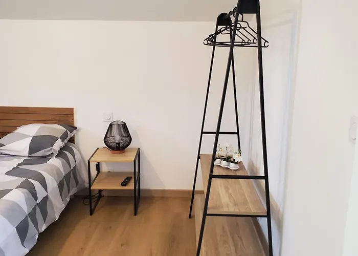 A 5 Min De La Pointe Du Hoc