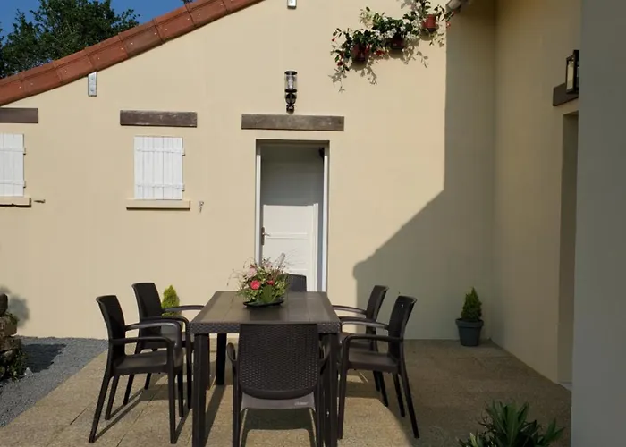 A 5 Min De La Pointe Du Hoc Δωμάτια σε οικογενειακή κατοικία Cricqueville-en-Bessin